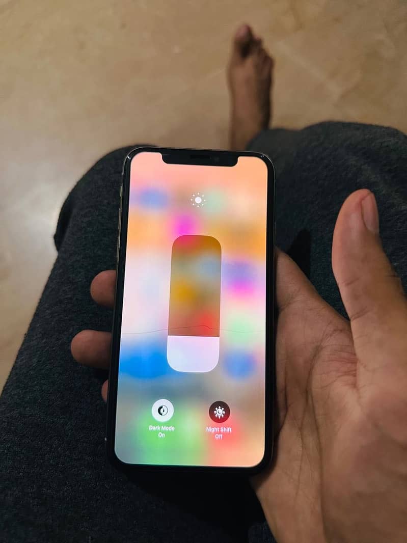 Apple iPhone X 4