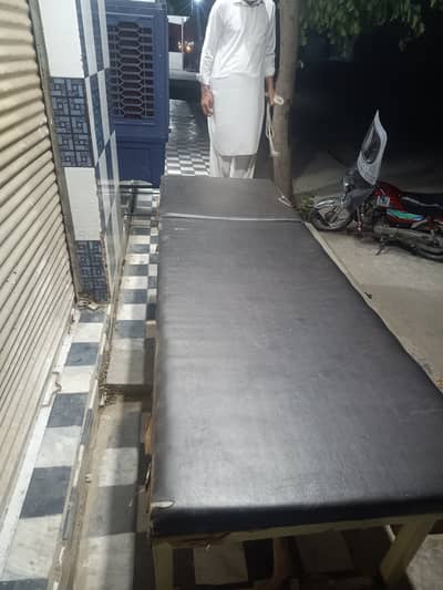 Examination bed
