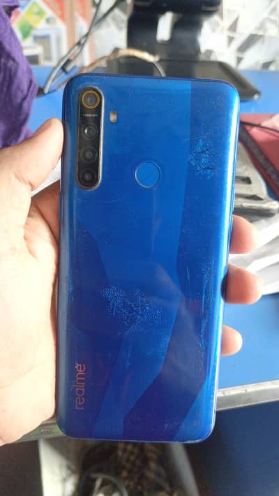 Realme 5s upar wala protector tota ha screen clear ha