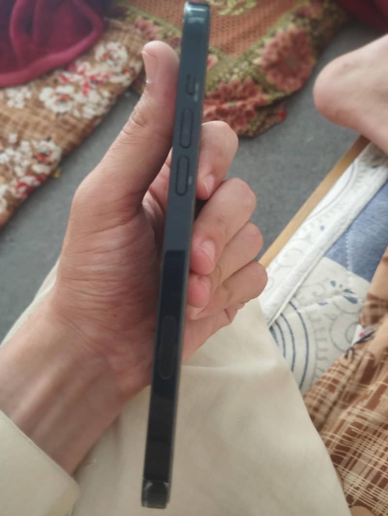 Apple iPhone 14 plus 3