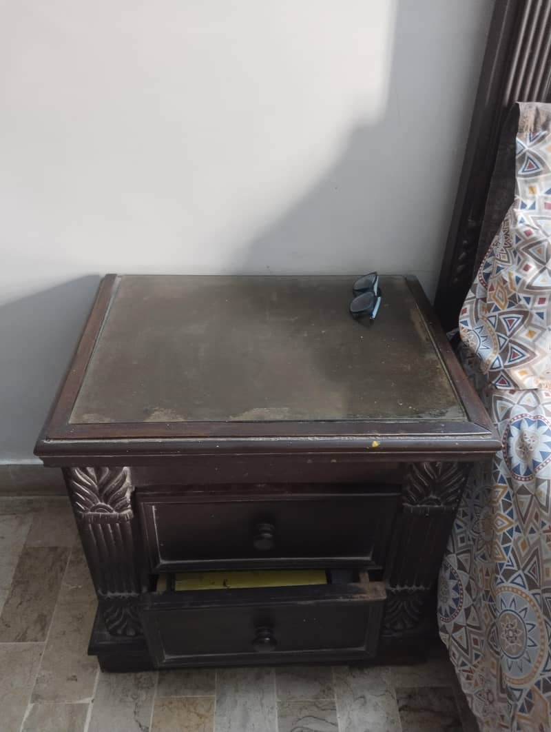 Bed,side table and dressing table 3