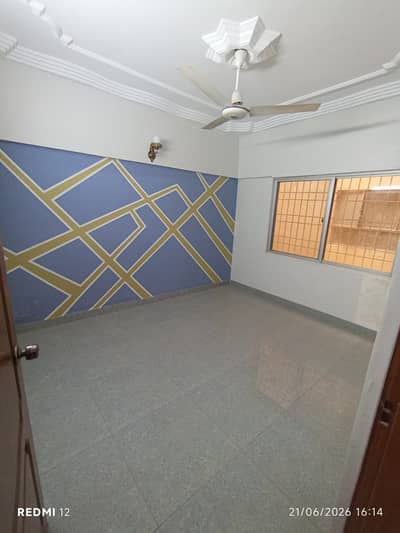 RENOVATED 2 BED D/D FLAT FOR SALE IN BLOCK 17, GULSHAN E IQBAL
