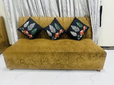 7 Seater Sofa Set – Excellent Condition