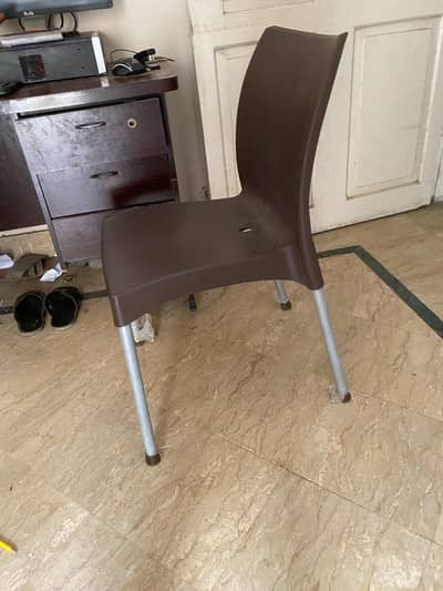 I AM SELLING MY OFFICE CHAIRS IN NEW CONDITION