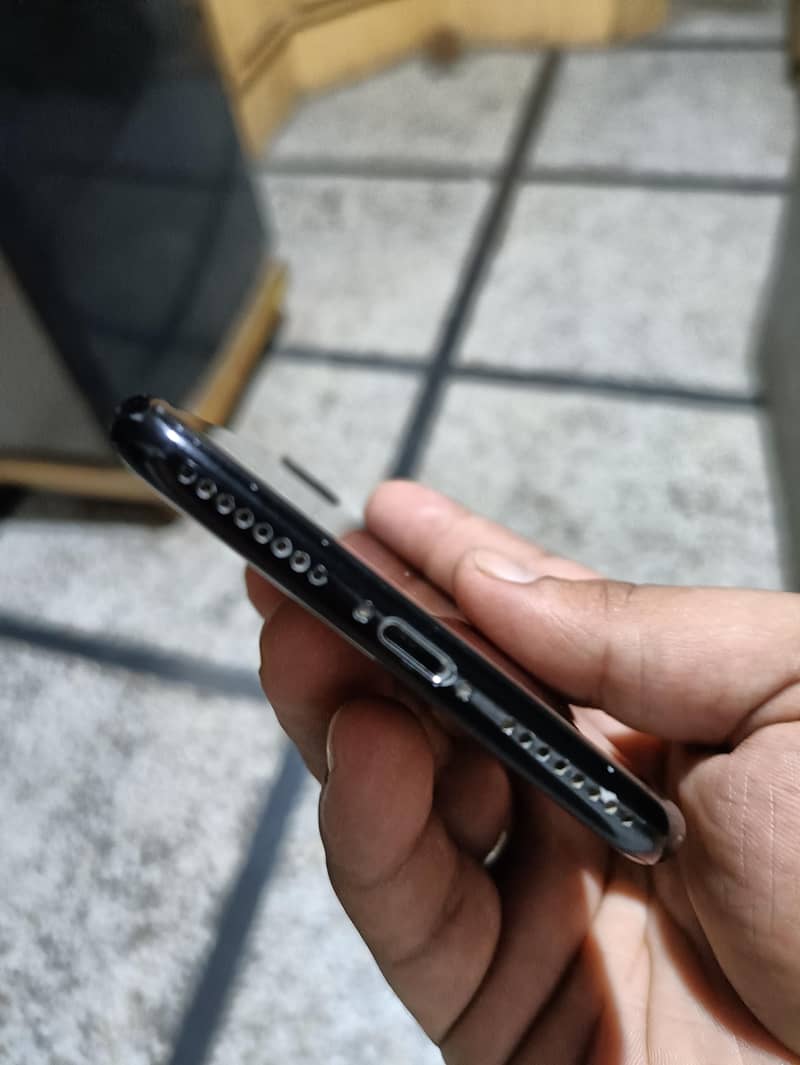 Apple iPhone 7 1