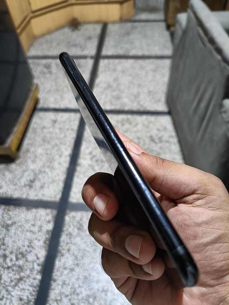 Apple iPhone 7 4