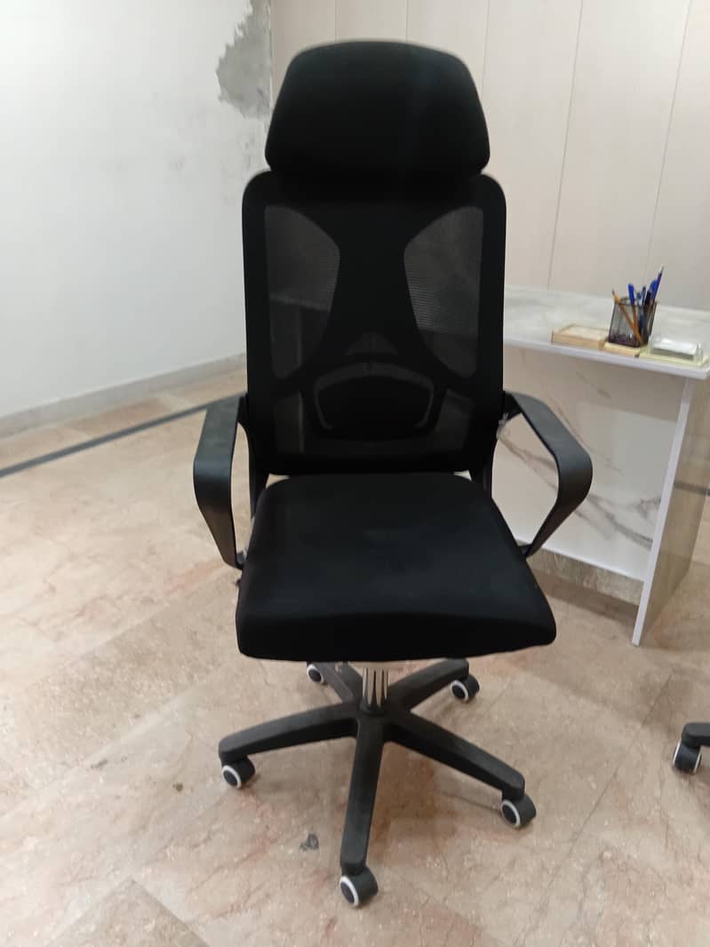 executive chairs 0