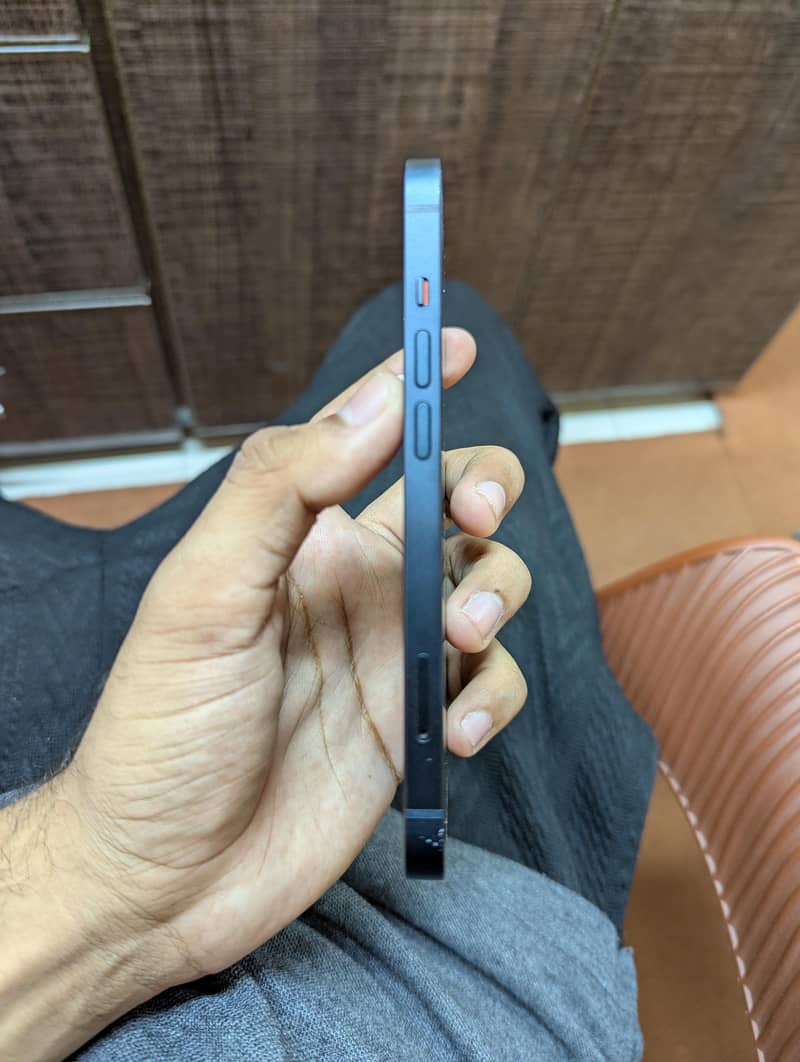 Apple iPhone 13 1