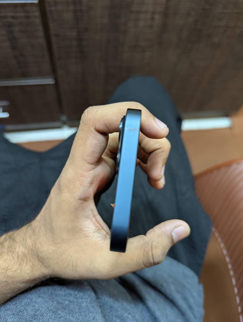 Apple iPhone 13 4