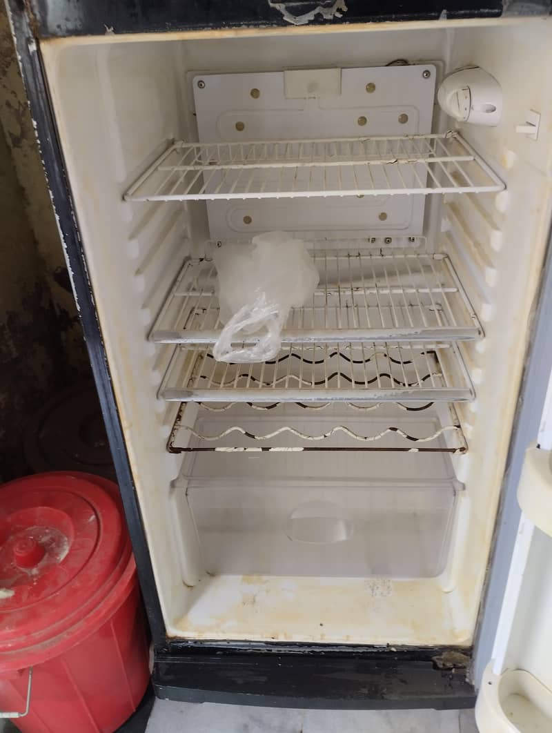 Orient fridge 3