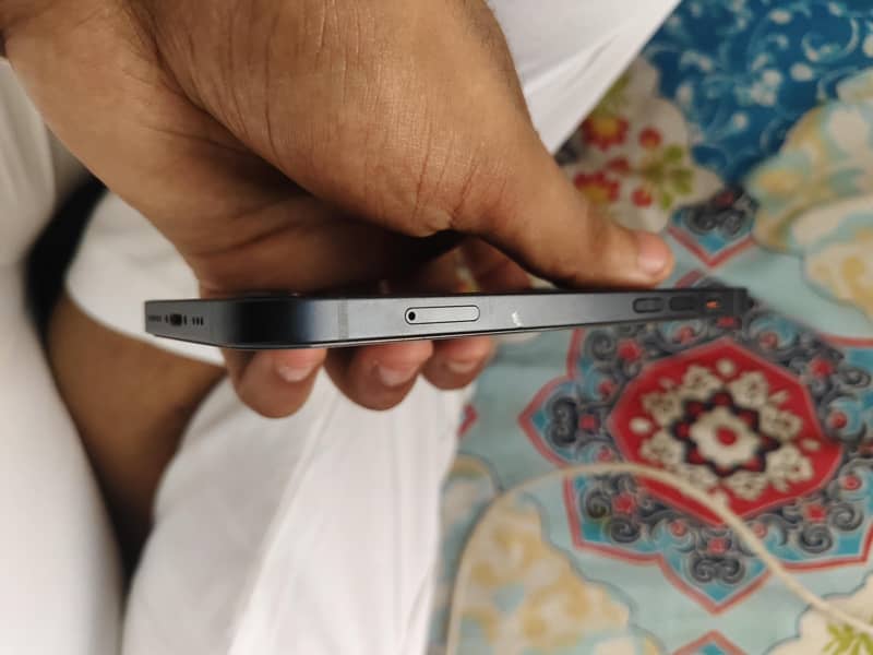 Apple iPhone 12 1