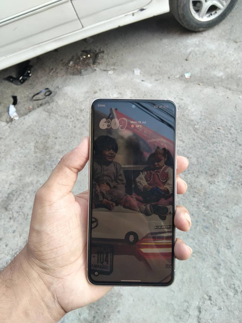 Google Pixel 8 Pro 1