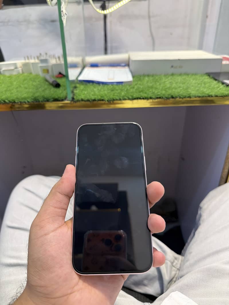 Apple iPhone 16 Plus 2