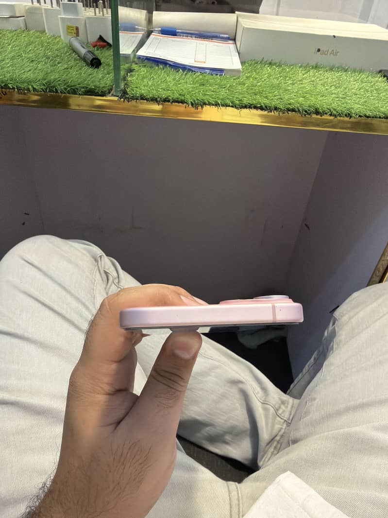 Apple iPhone 16 Plus 4