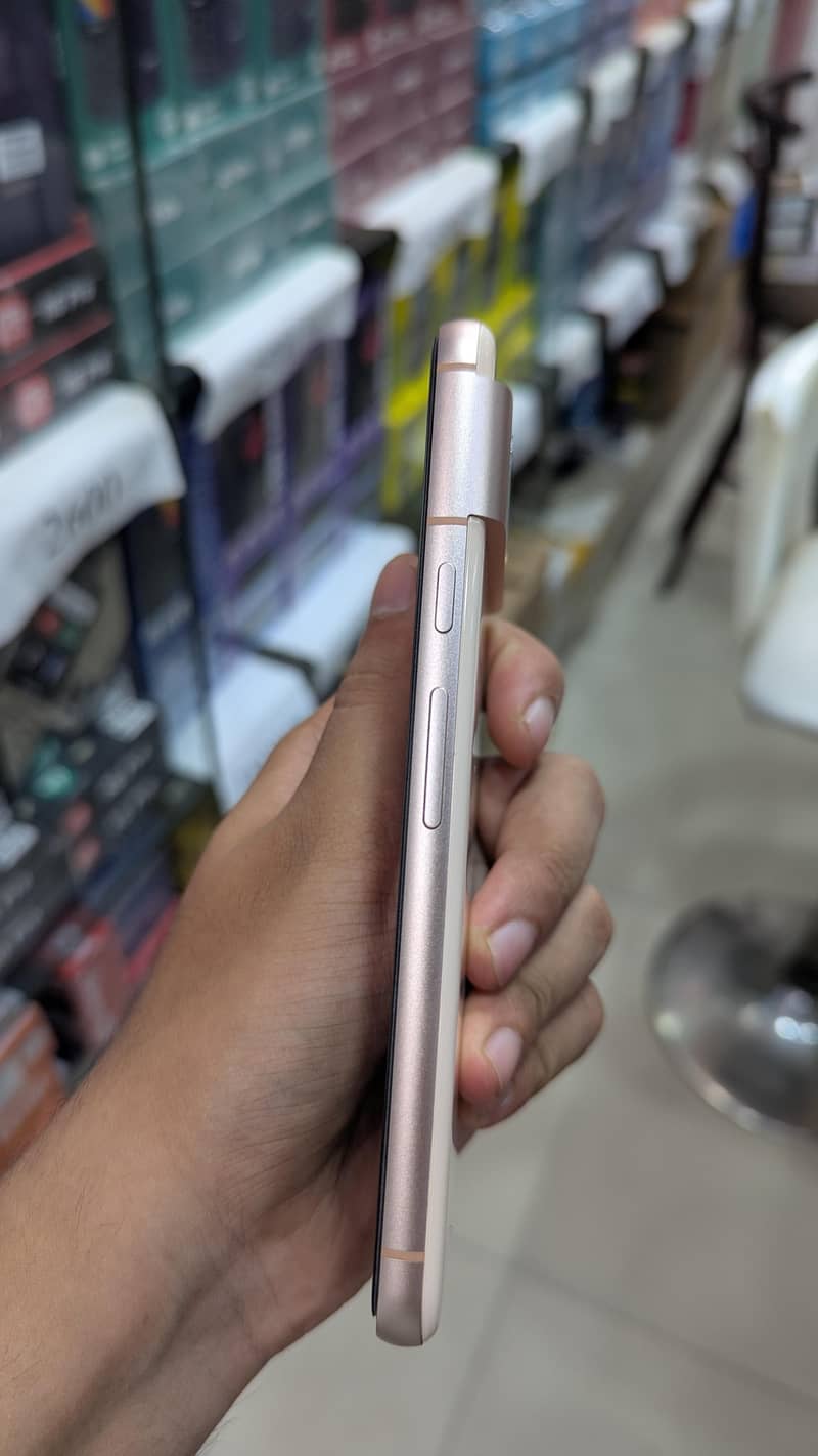Google Pixel 8 2