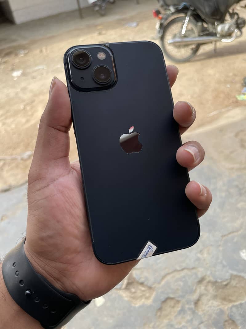 Apple iPhone 13 2