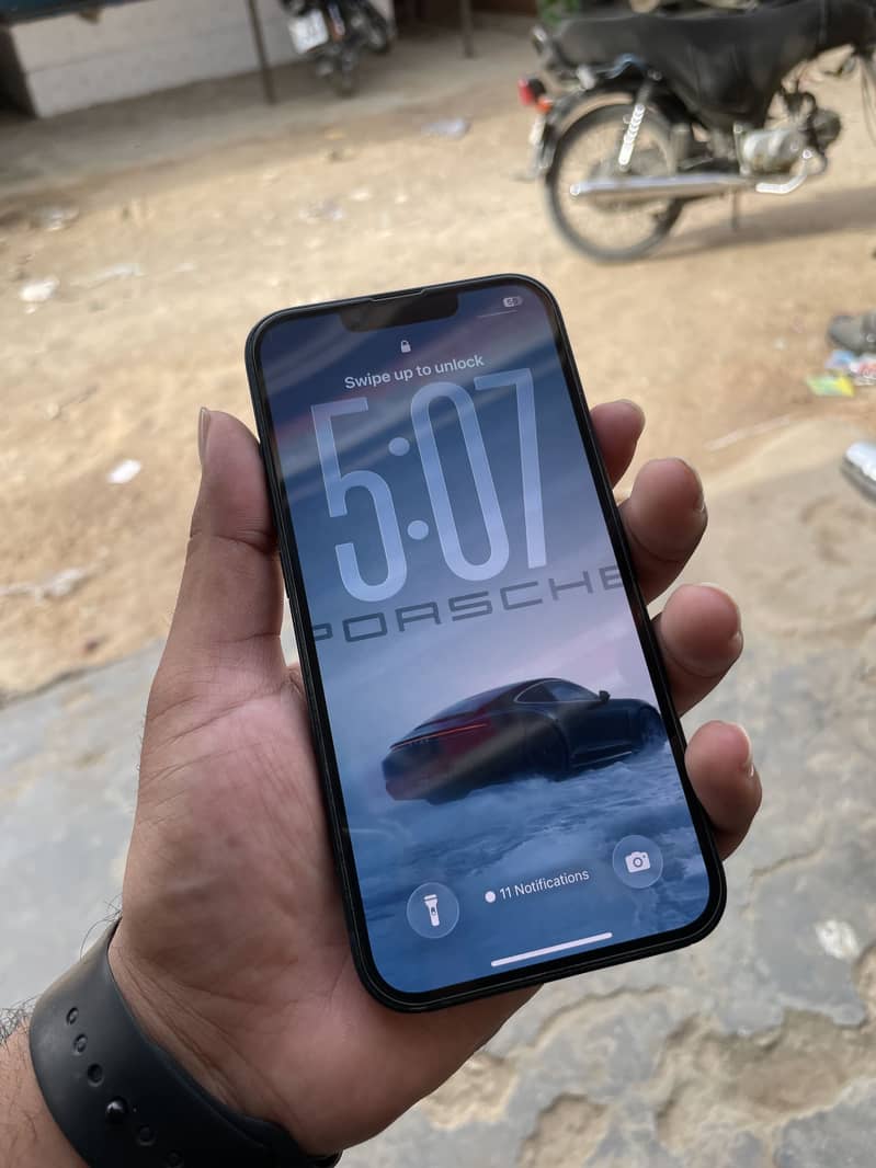 Apple iPhone 13 3