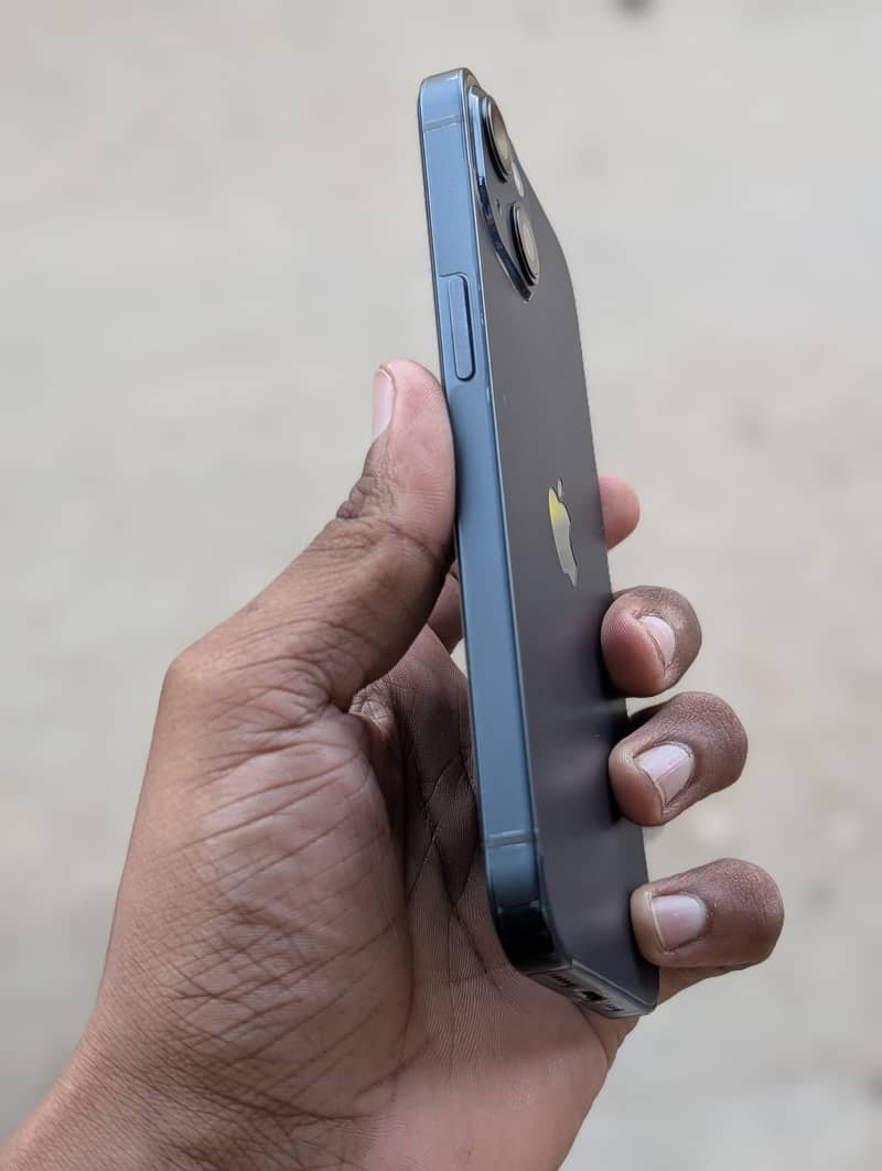 Apple iPhone 13 1