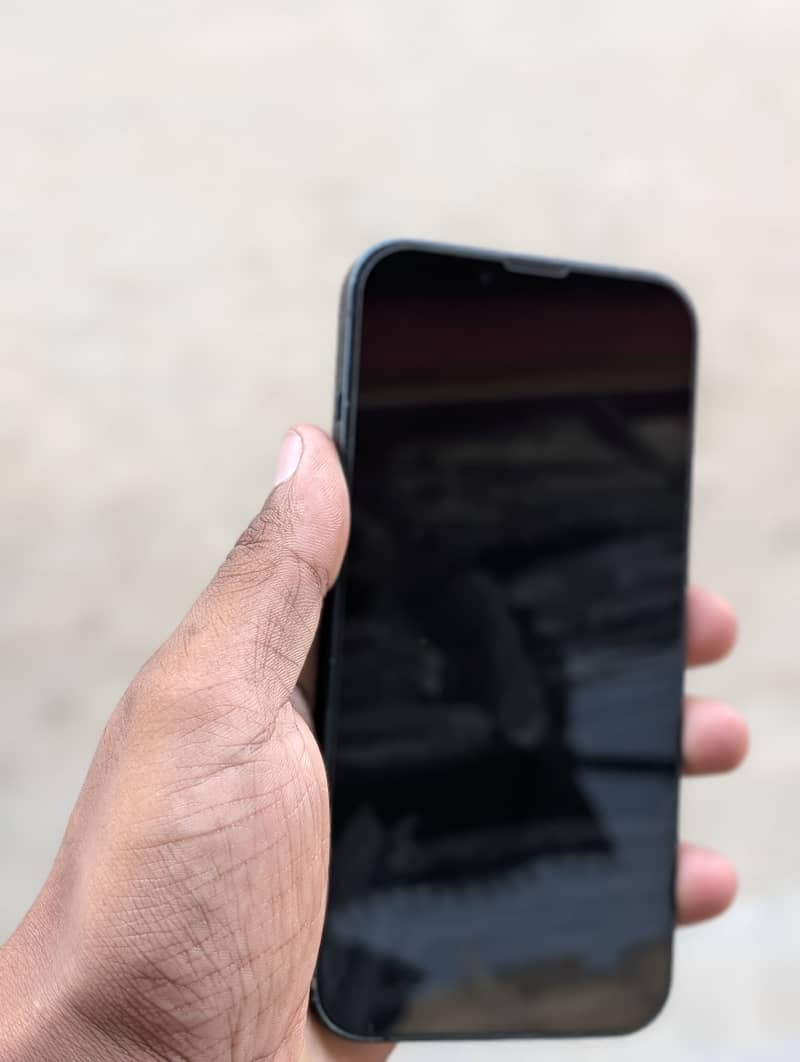 Apple iPhone 13 3