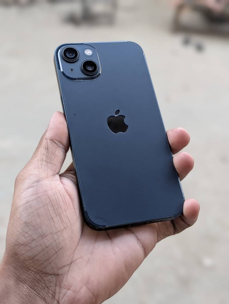 Apple iPhone 13 5