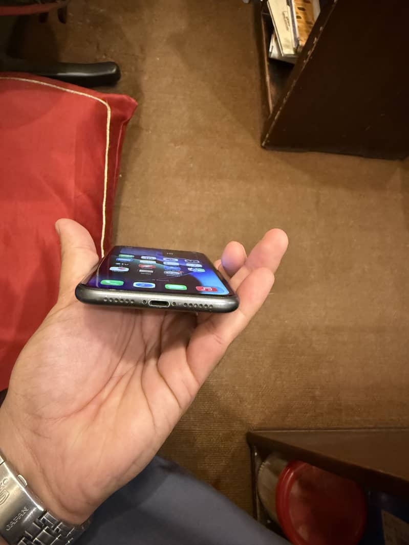 Apple iPhone 11 3