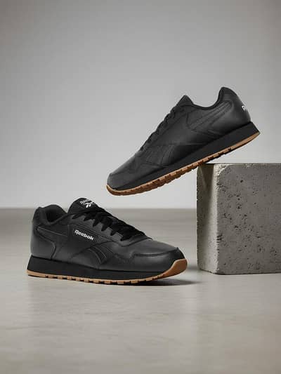 Mens Reebok Glide UK 9 – Black with Gum Soles