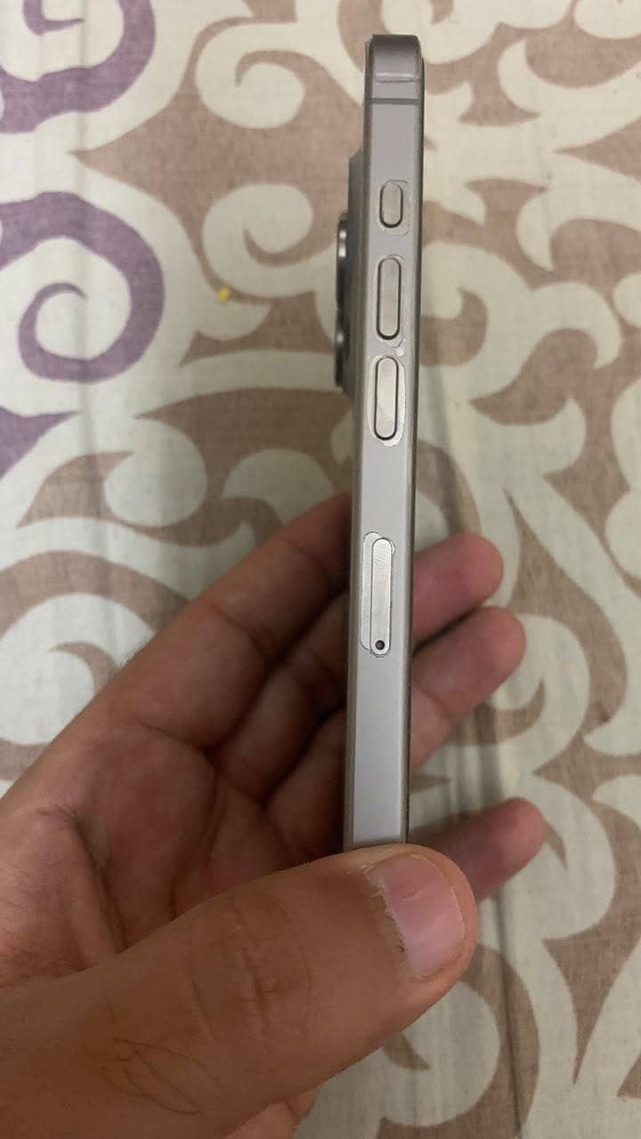 Apple iPhone 15 Pro 5