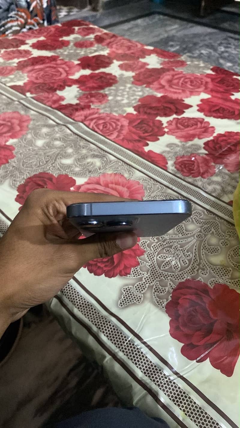 Apple iPhone 13pro 2