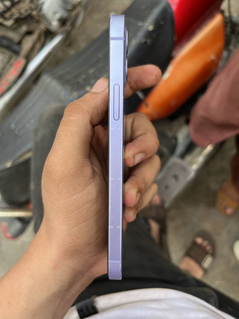 Apple iPhone 12 3