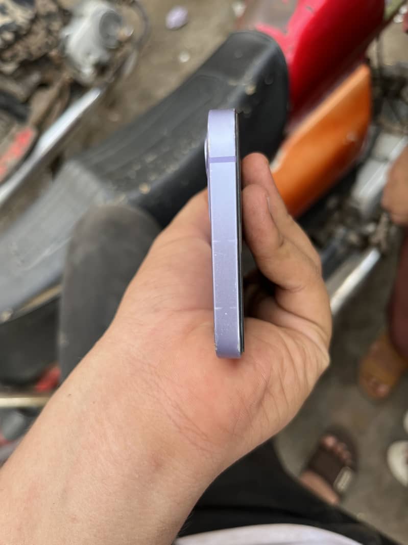 Apple iPhone 12 5