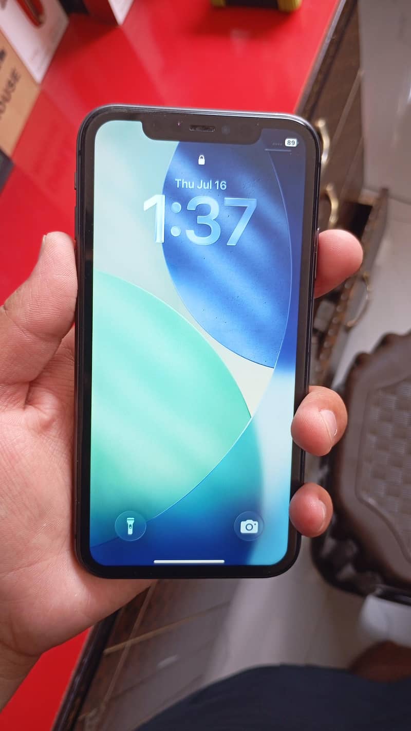 Apple iPhone 11 3
