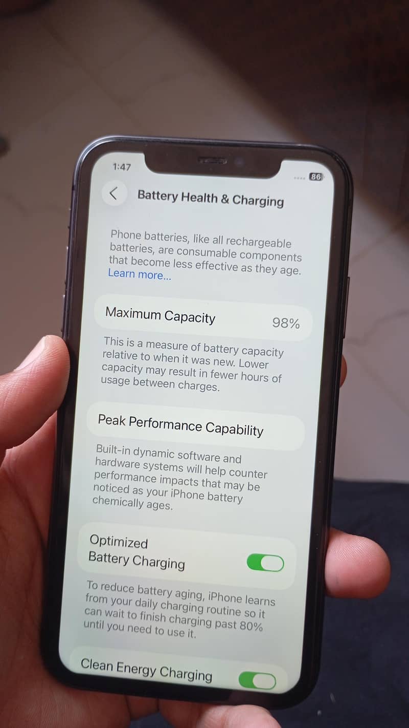 Apple iPhone 11 4