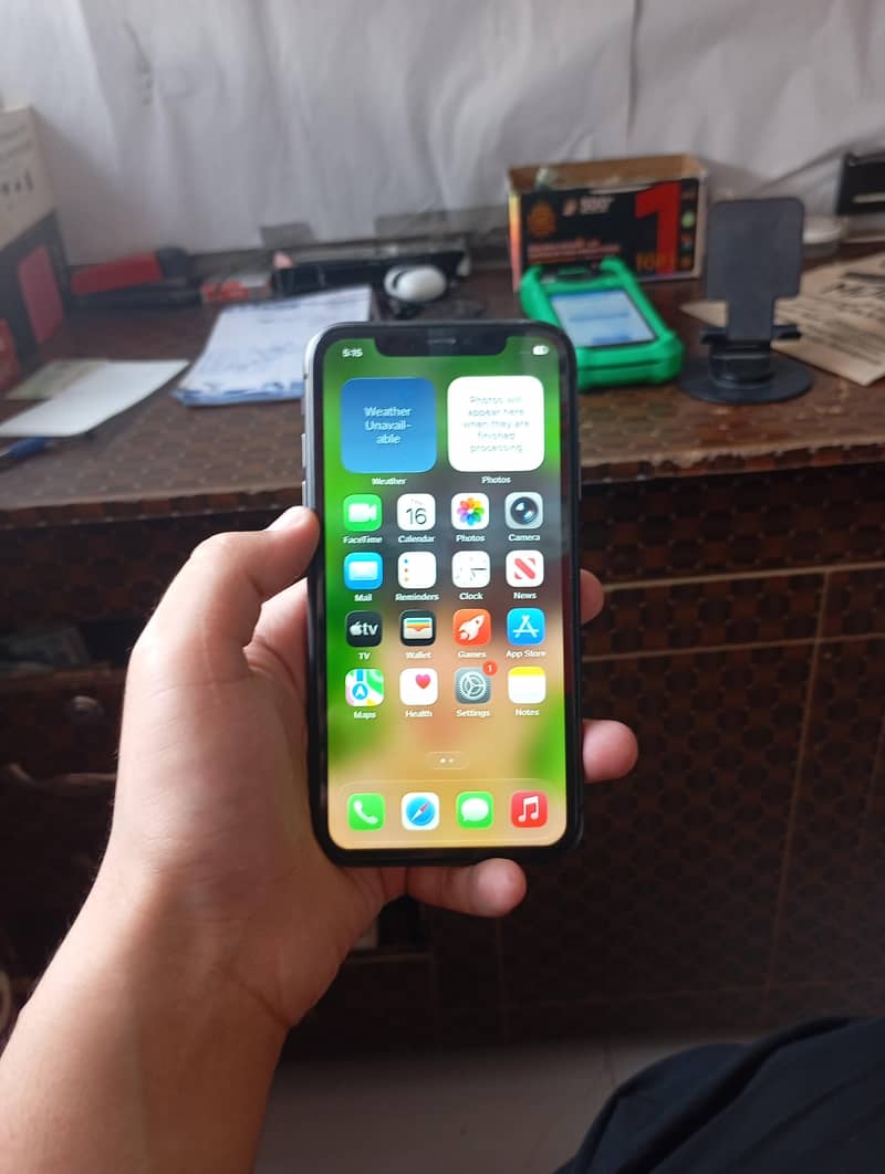 Apple iPhone 11 7