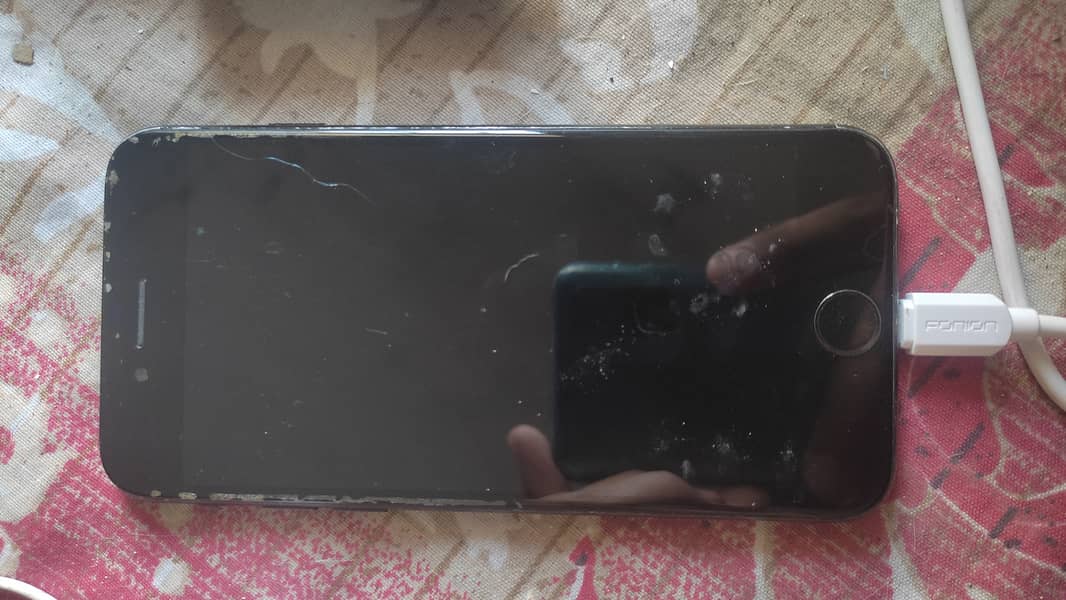 Apple iPhone 7 3
