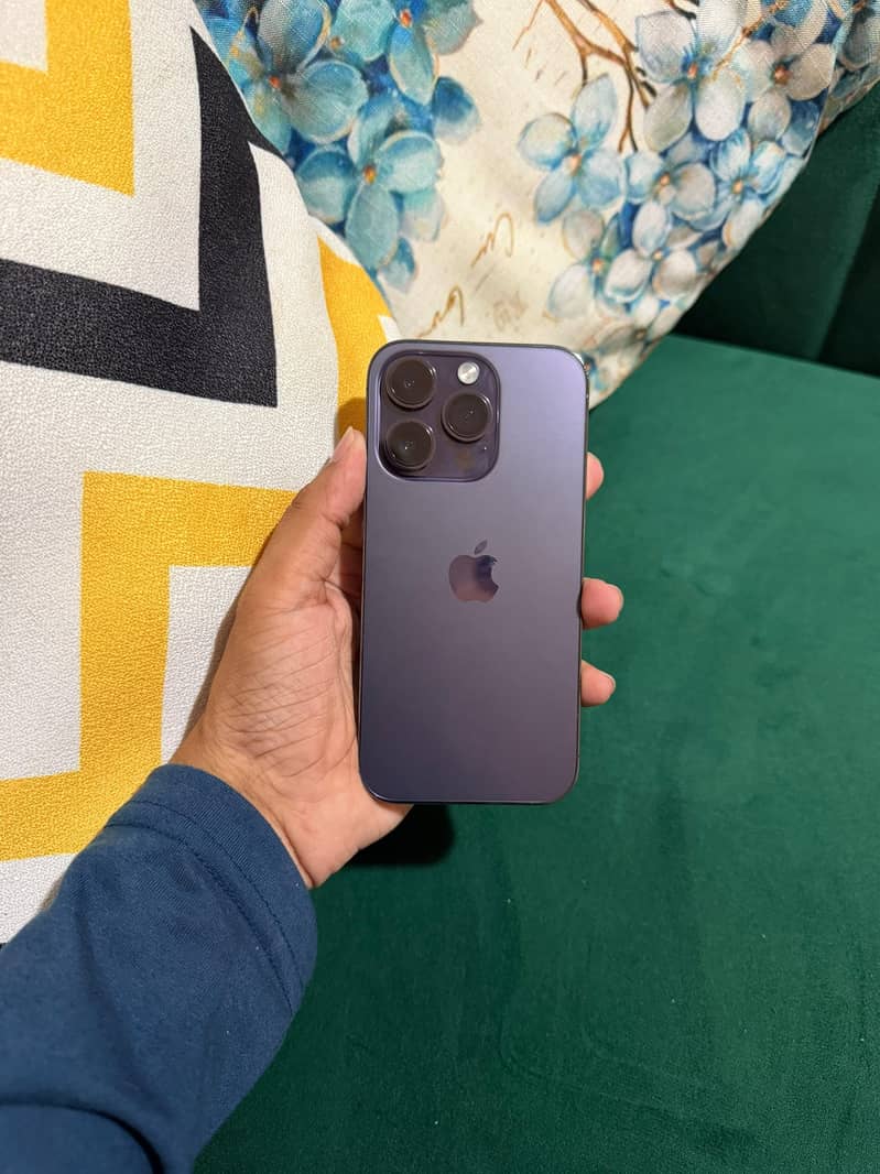 Apple iPhone 14 Pro 1