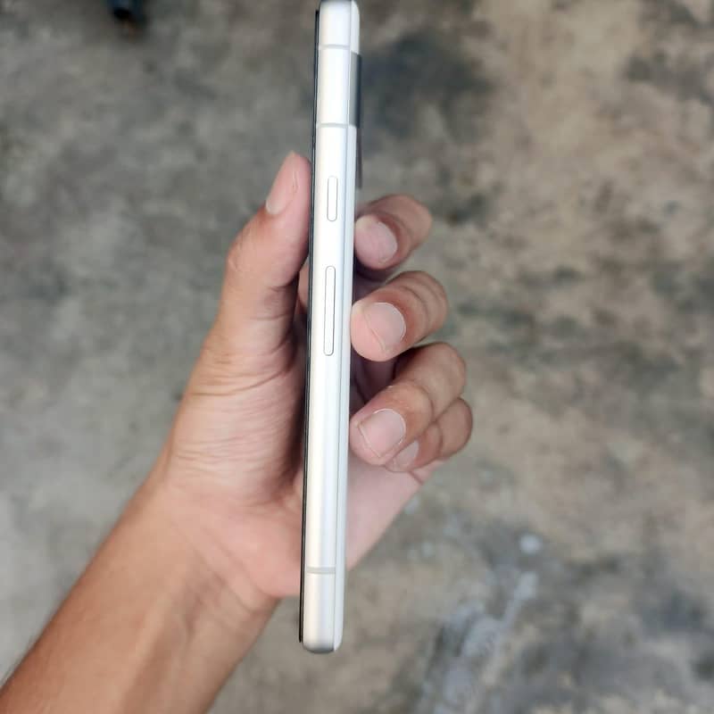 Google Pixel 7a 2