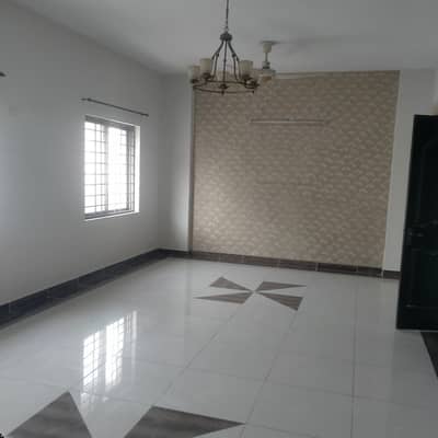 10 Marla 3-Bed Luxury Apartment for Rent in Askari 11 Lahore | Prime Location
