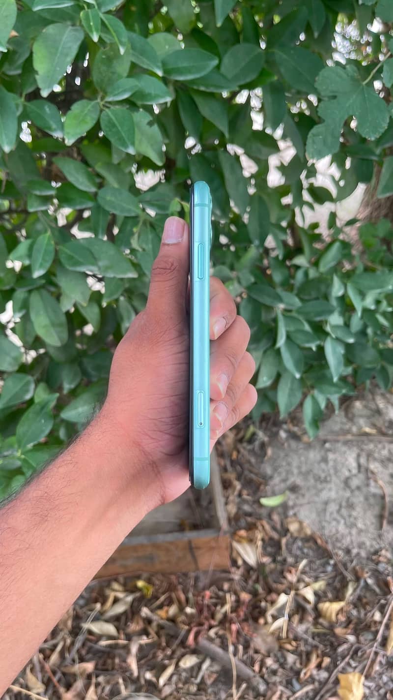 Apple iPhone 11 6