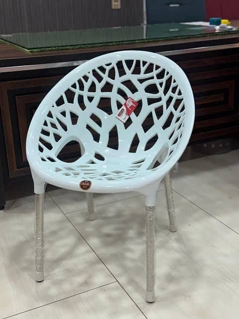 Tree Style Plastic Chairs 0