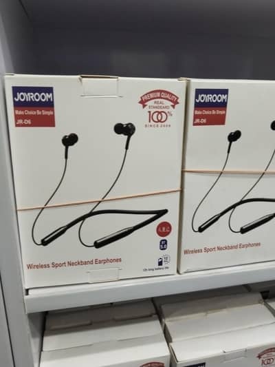 jooy room neckband