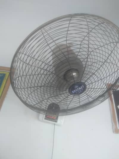 bracket fan
