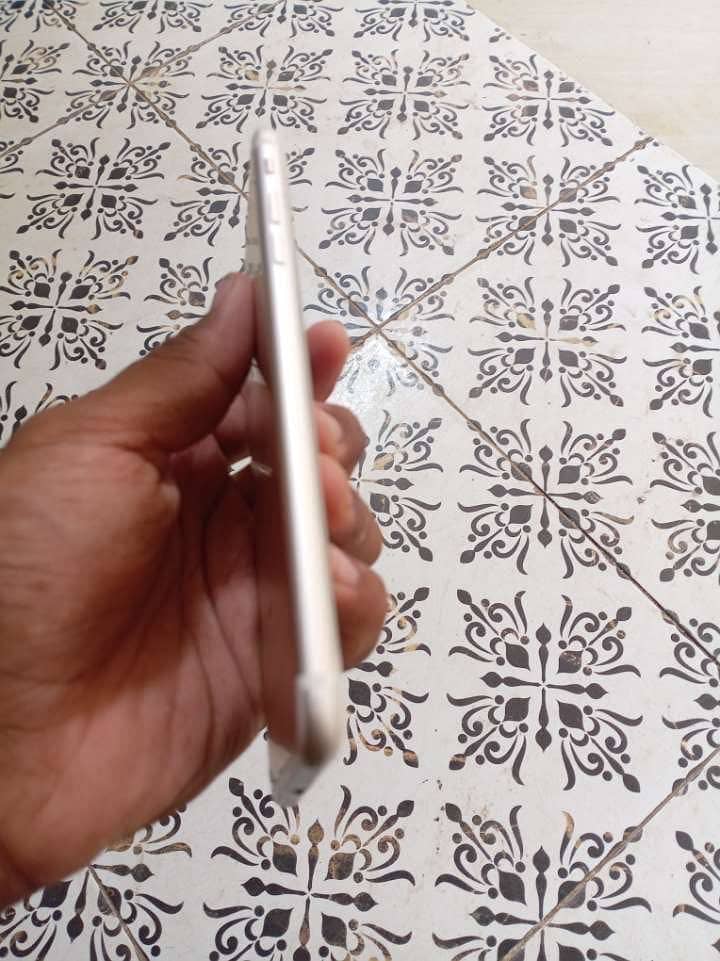 Apple iPhone 7 Plus 2