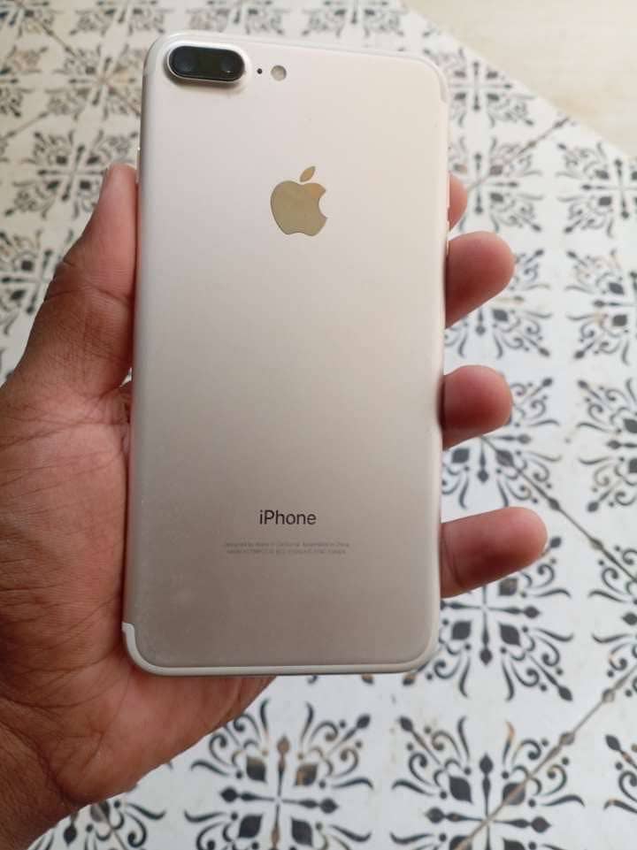 Apple iPhone 7 Plus 4