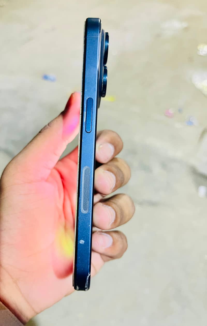 Apple iPhone 15 Pro 1