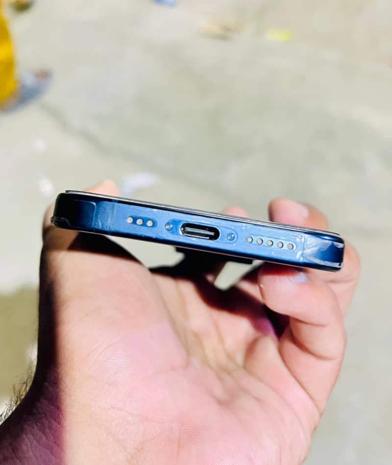 Apple iPhone 15 Pro 3