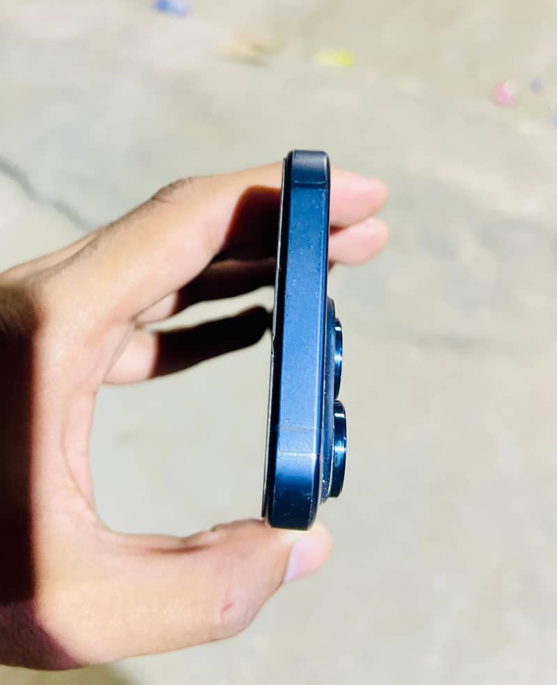 Apple iPhone 15 Pro 4