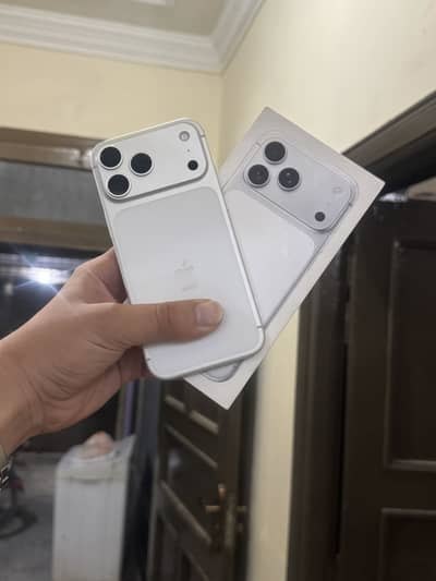 Iphone 17 pro max silver