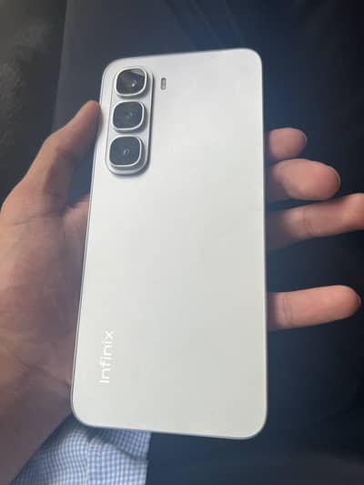 Infinix Hot 60i || 6/128 || With Charger