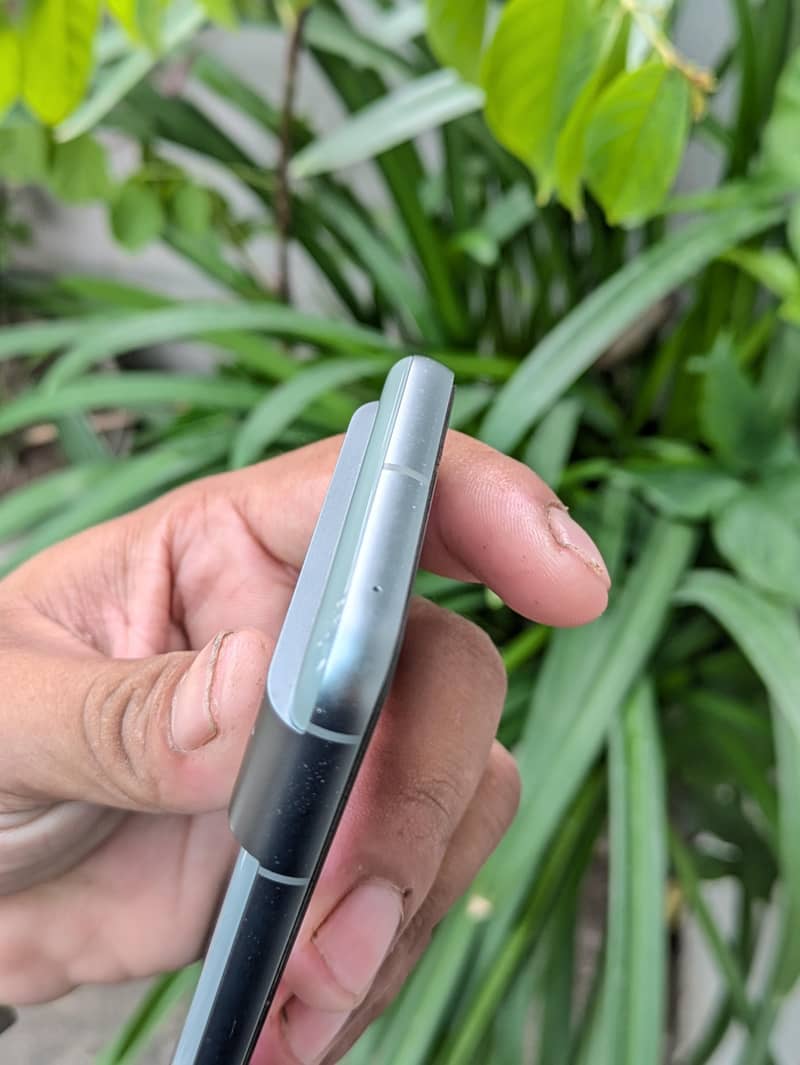 Google Pixel 8 11