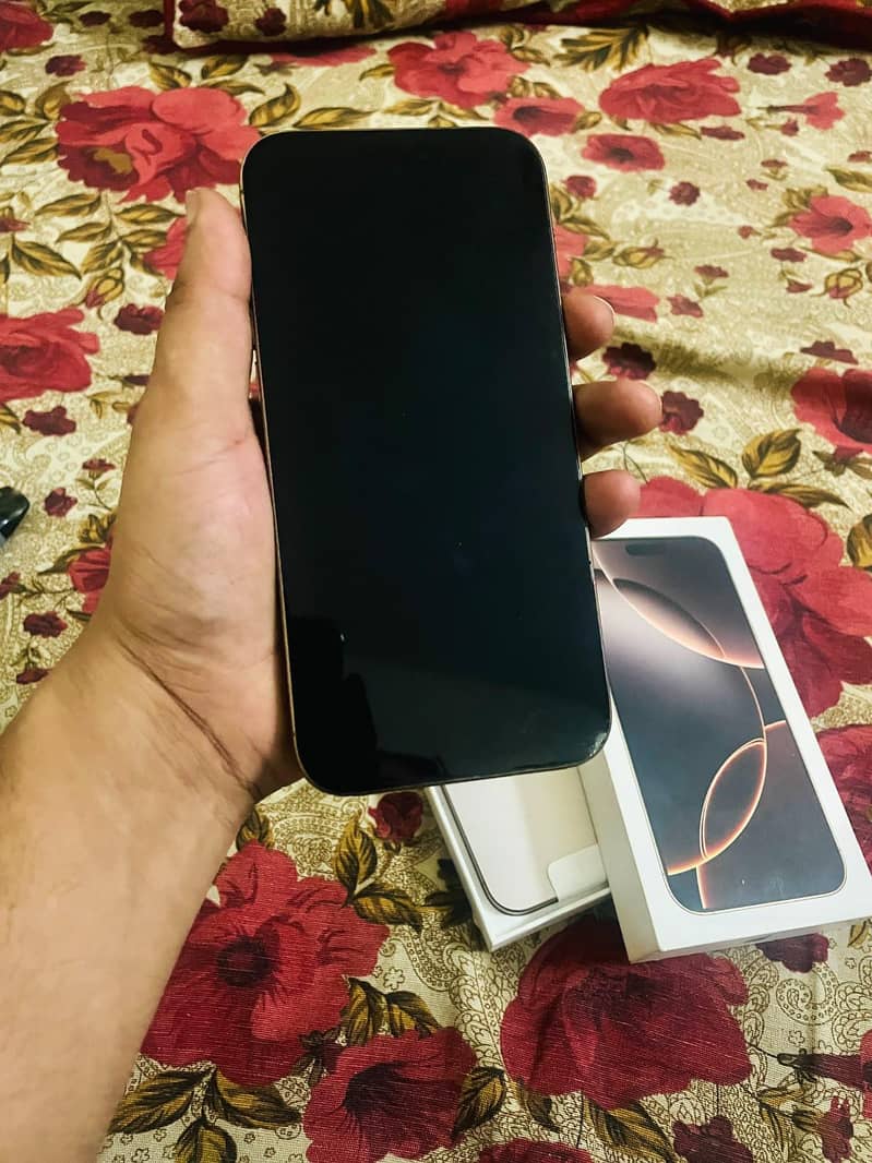 iphone 16 pro max 1